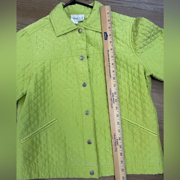 Coldwater Creek Quilted 100% Silk Green Button Front Split Cuff Jacket Size PM - Picture 6 of 7